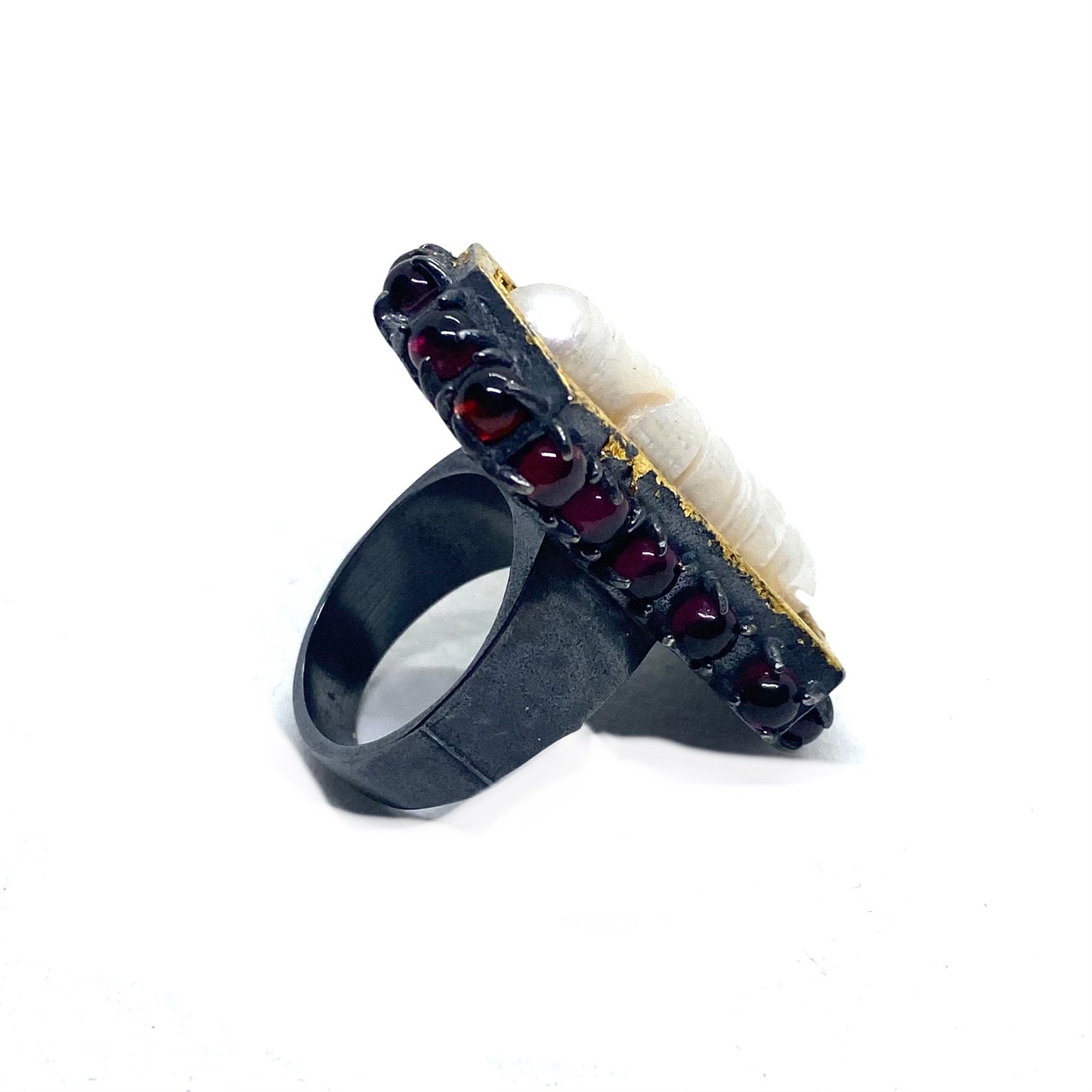 Coffin Ring in Sterling Silver and Garnet With Pearl