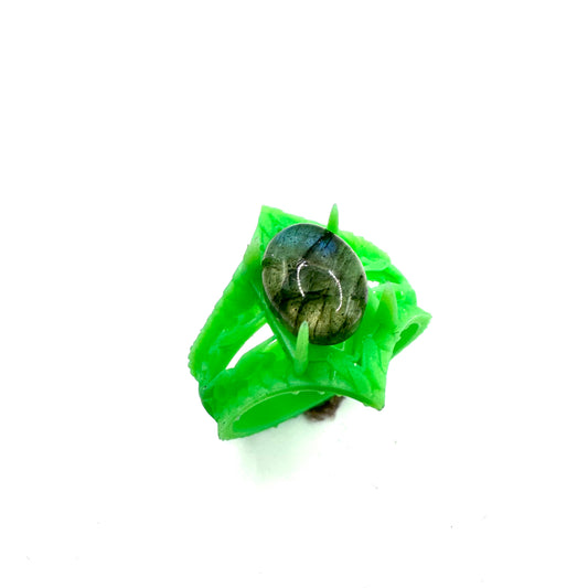 TO BE CAST - Filigree Ring With Labradorite In sterling Silver