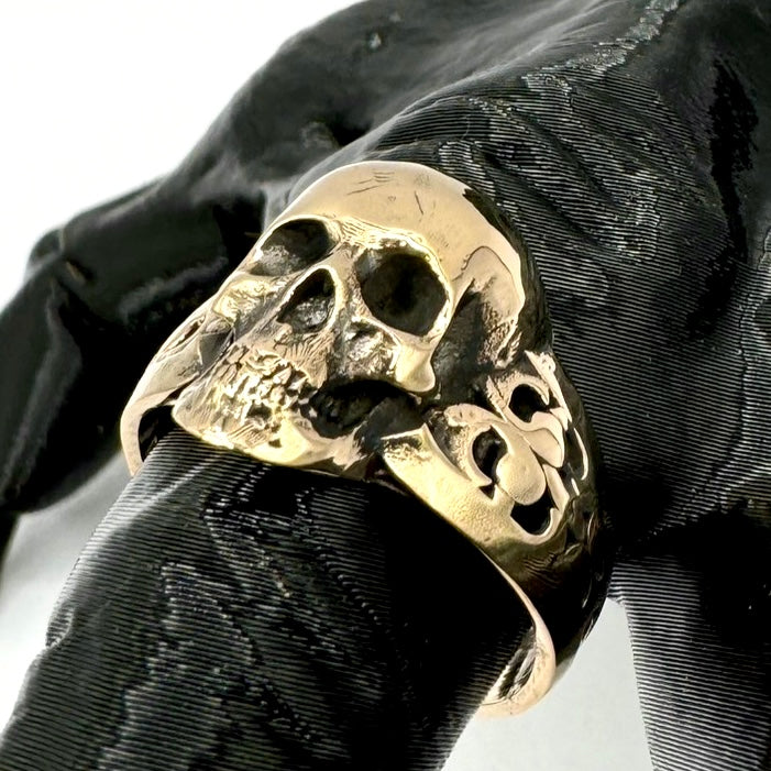 Yorick’s Testament Skull Ring in Bronze