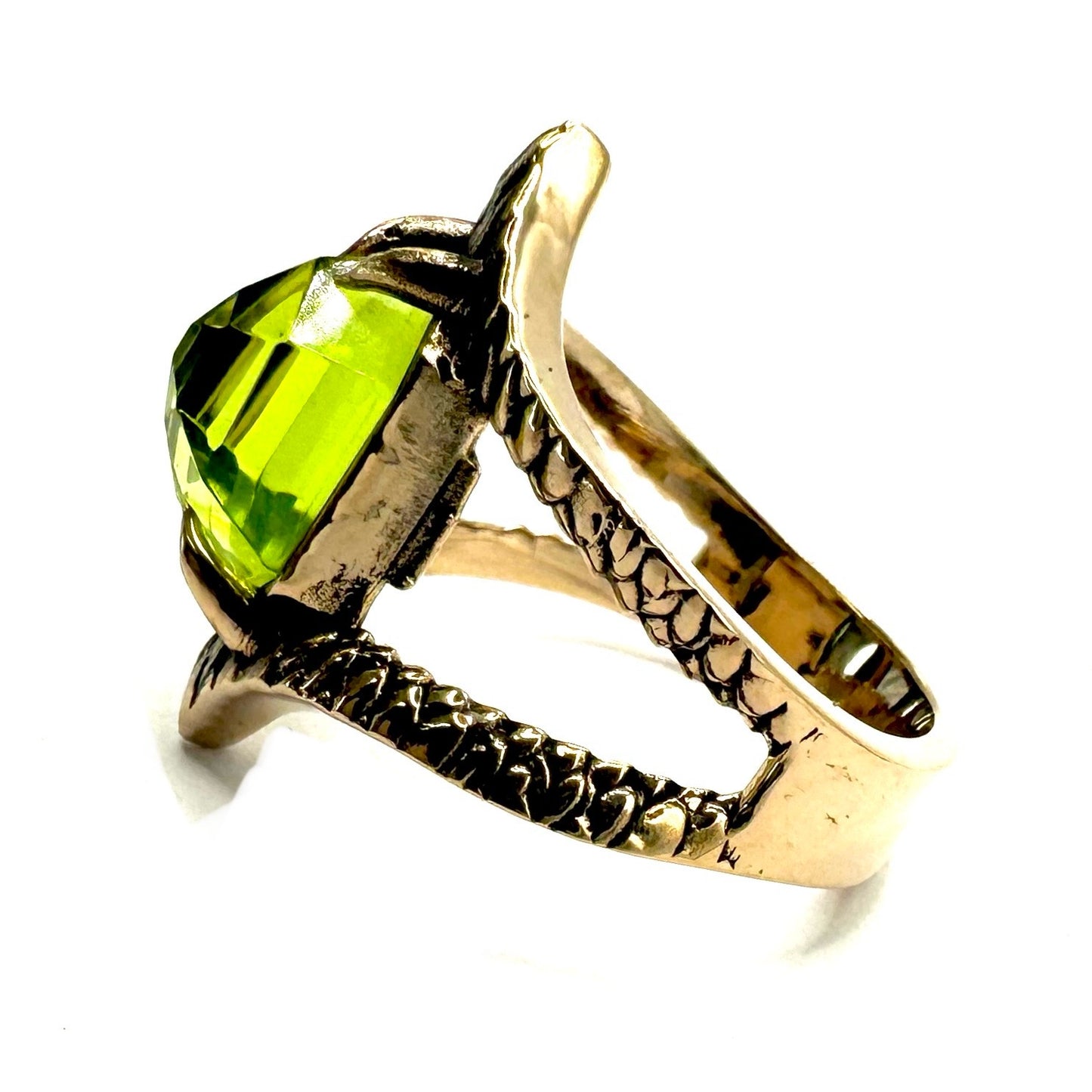 Serpent’s Bite Ring Peridot in Bronze