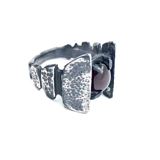 Blackguard’s Ring with Garnet in Sterling Silver