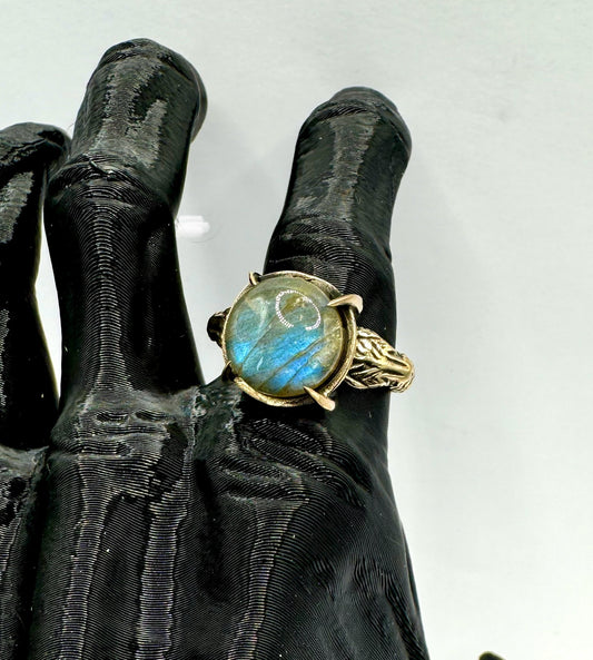 Cleopatra’s End Ring Labradorite in Bronze