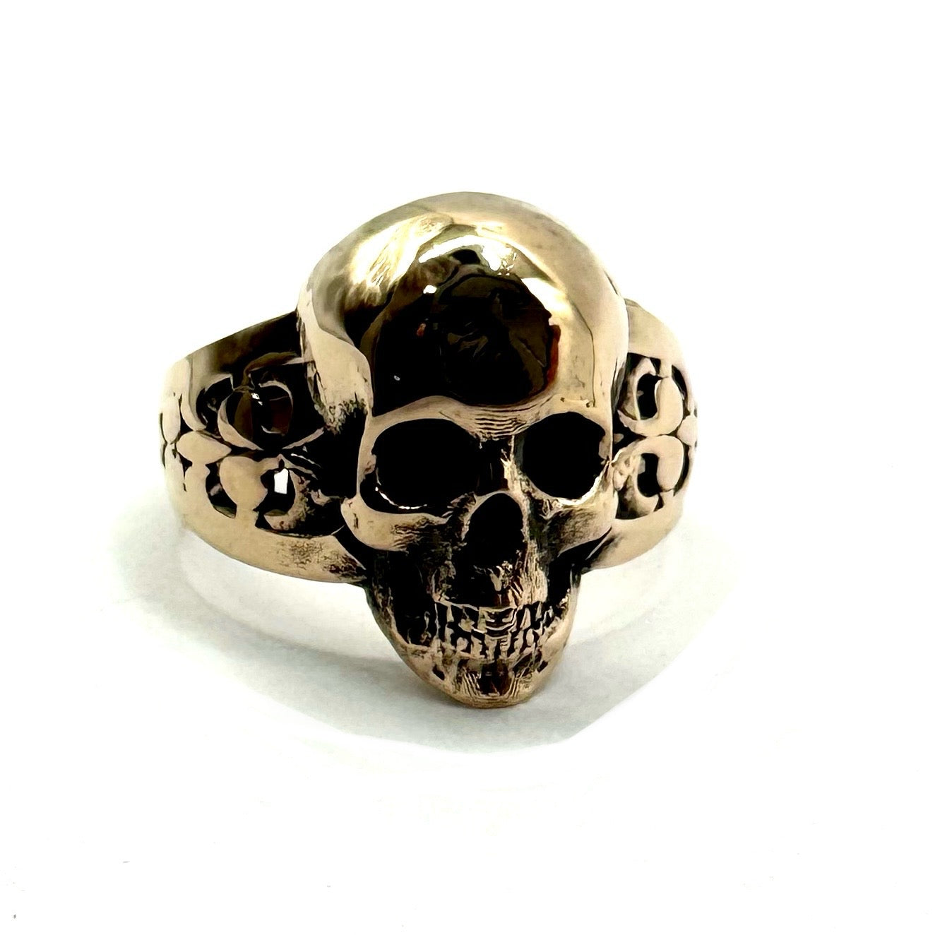 Yorick’s Testament Skull Ring in Bronze