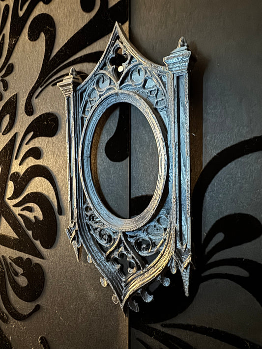 Pillar Oval Picture Frame