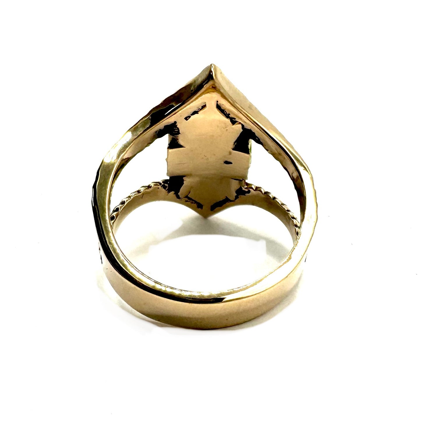 Serpent’s Bite Ring Peridot in Bronze