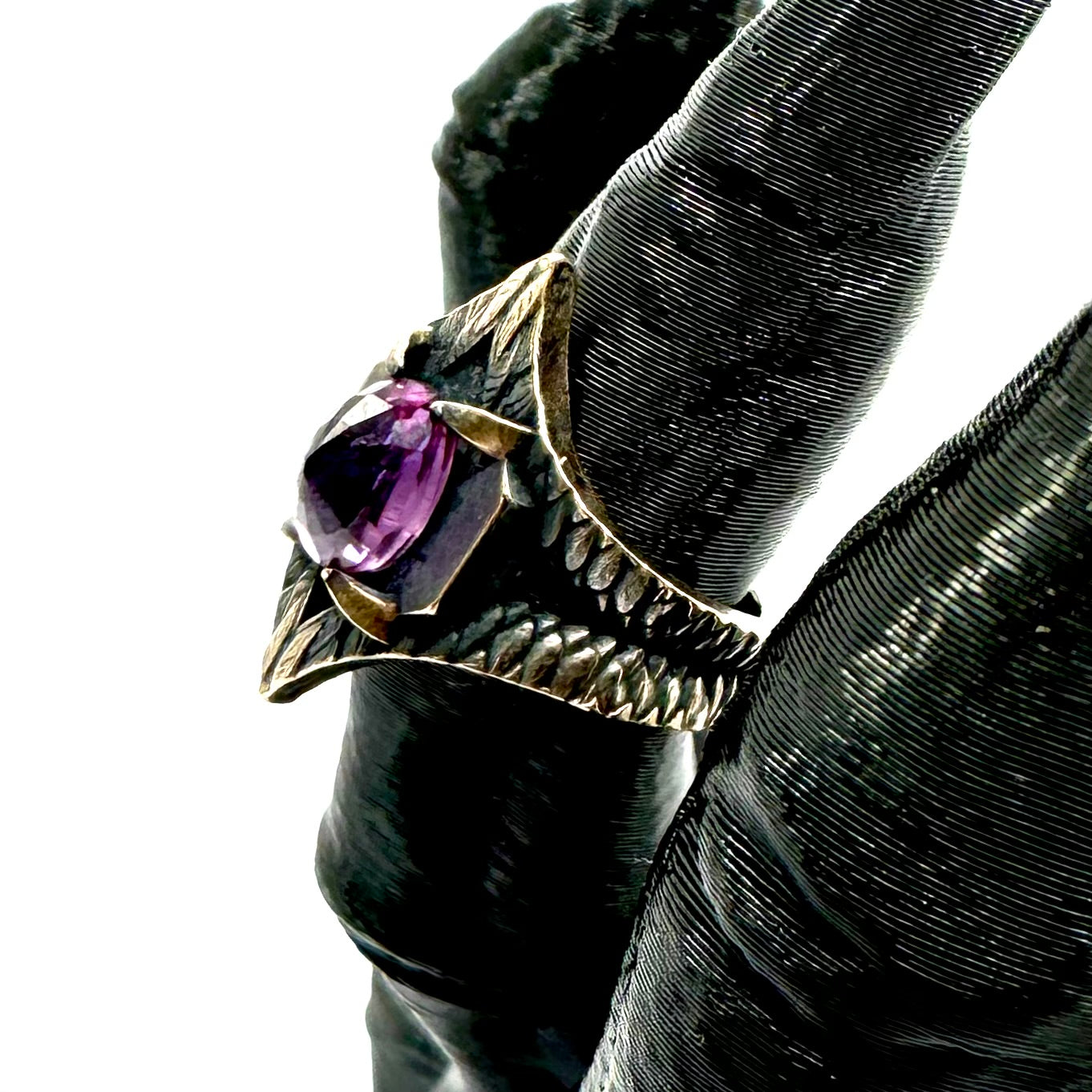 Serpent’s Bite Ring amethyst in Bronze