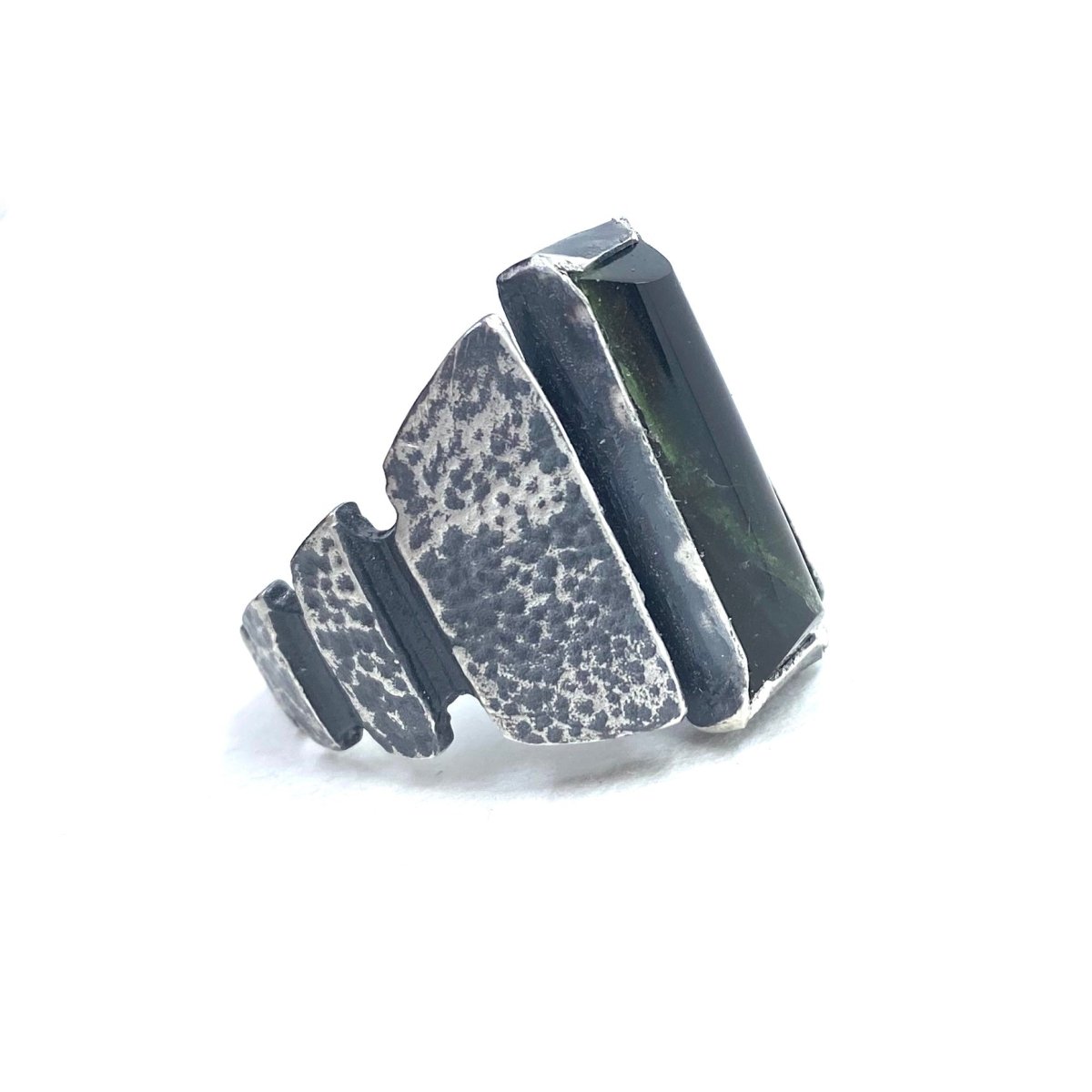 Brutalist Ring with Green Tourmaline in Sterling Silver - Julian The 2nd - STONE RING - Brutalist Ring with Green Tourmaline in Sterling Silver