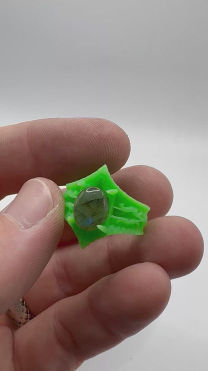 TO BE CAST - Filigree Ring With Labradorite In sterling Silver